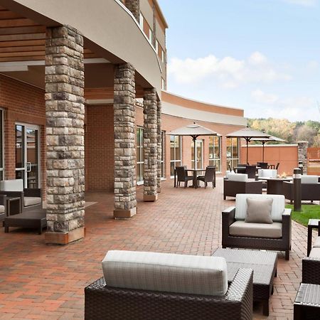 Courtyard By Marriott Boston Dedham/Westwood Hotel Buitenkant foto