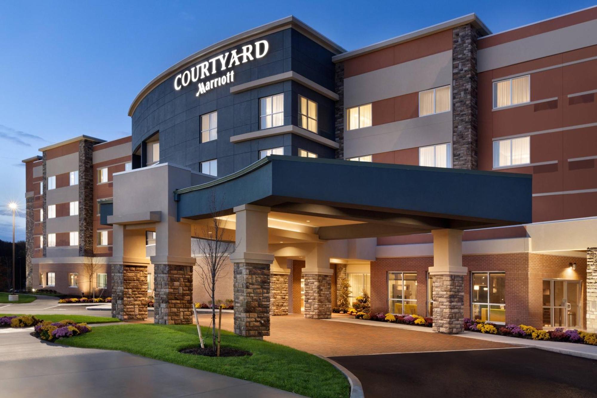 Courtyard By Marriott Boston Dedham/Westwood Hotel Buitenkant foto