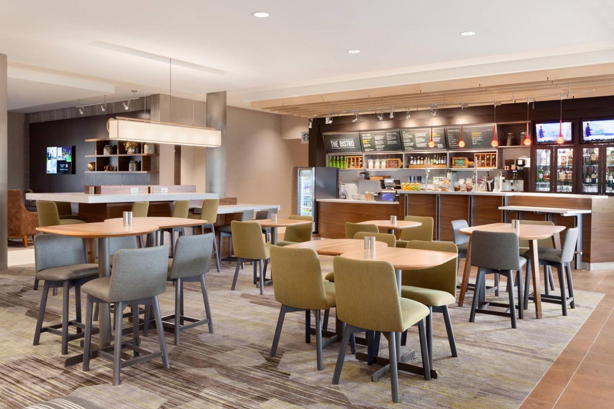 Courtyard By Marriott Boston Dedham/Westwood Hotel Buitenkant foto