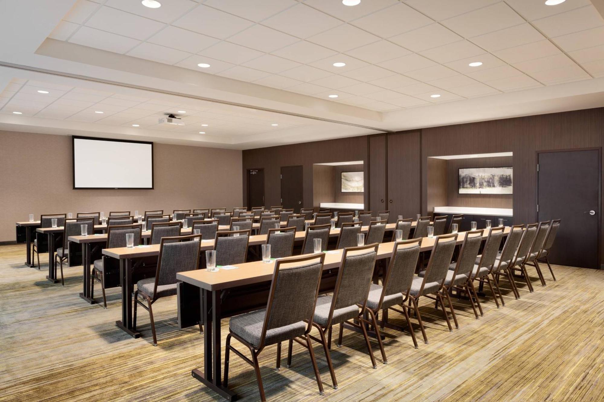 Courtyard By Marriott Boston Dedham/Westwood Hotel Buitenkant foto