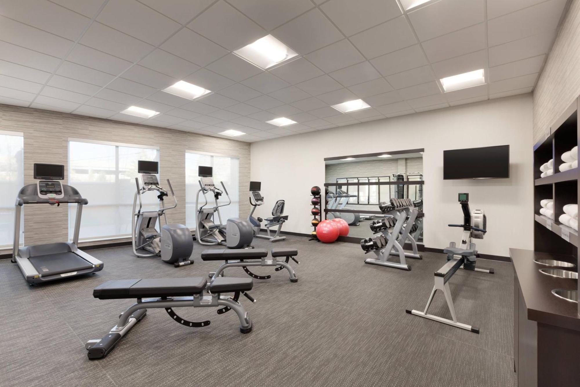 Courtyard By Marriott Boston Dedham/Westwood Hotel Buitenkant foto