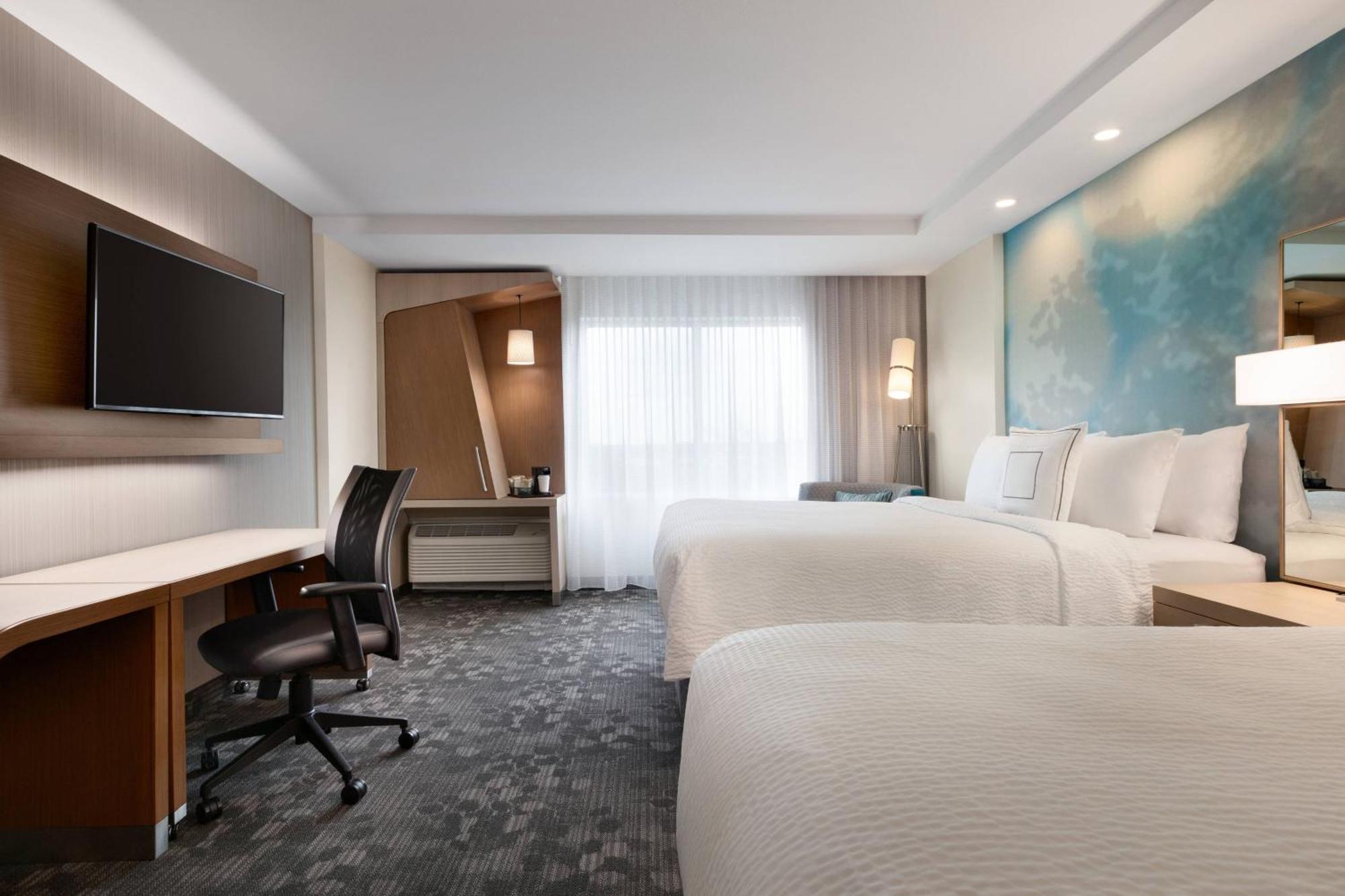 Courtyard By Marriott Boston Dedham/Westwood Hotel Buitenkant foto